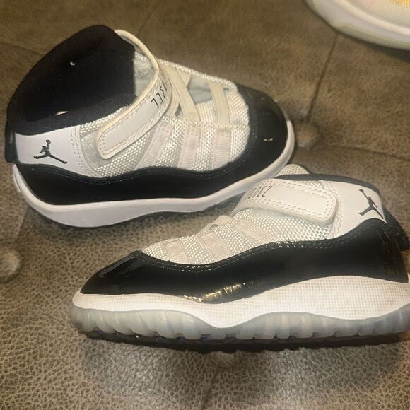 Jordan Other - Retro 11’s size 6C